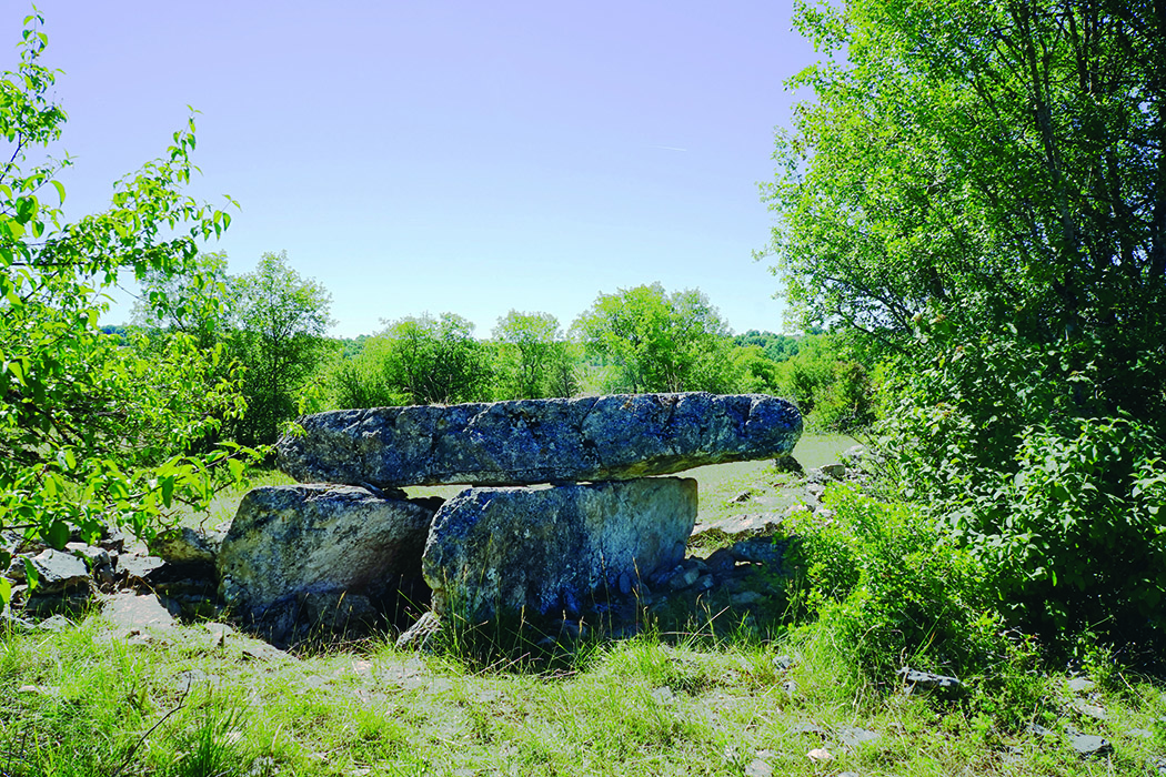 Dolmen Igue de Planagrèze, Caniac-du-Causse, Lot