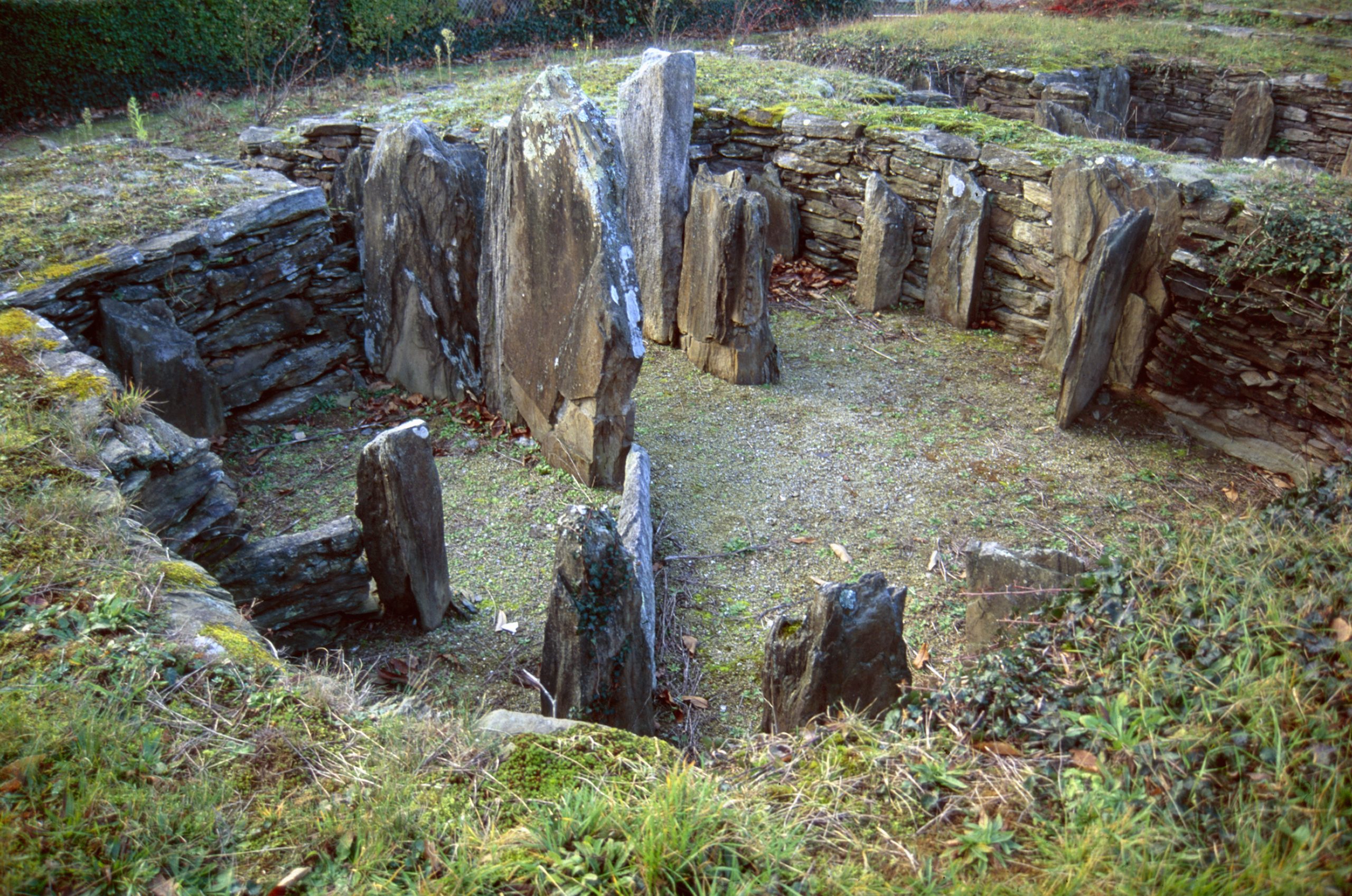 Chambre compartimentée du cairn de Kerleven, La Forêt-Fouesnant (Finistère)