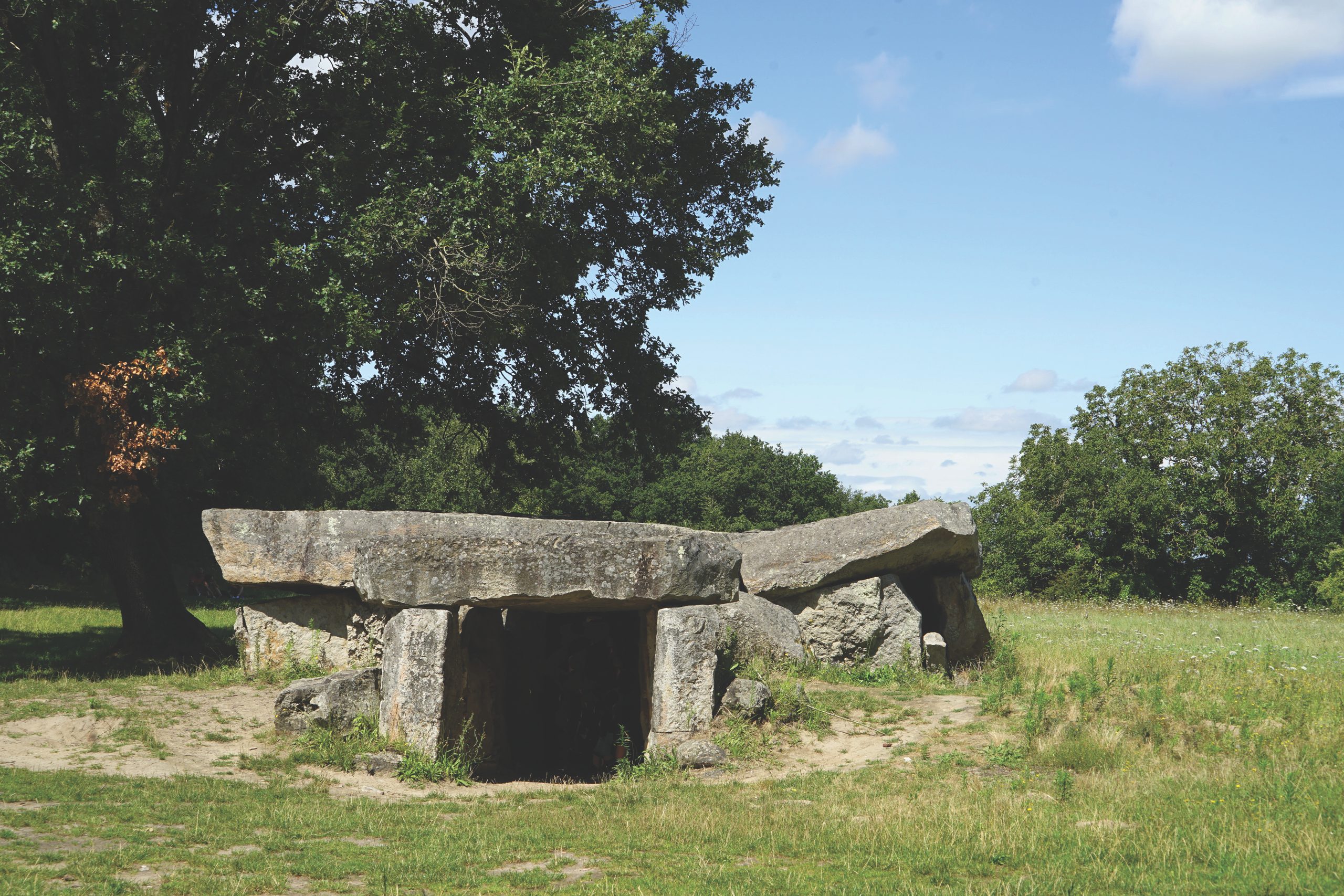 Les deux dolmens de la Bajoulière, à Saint-Rémy-la-Varenne (Maine-et-Loire)