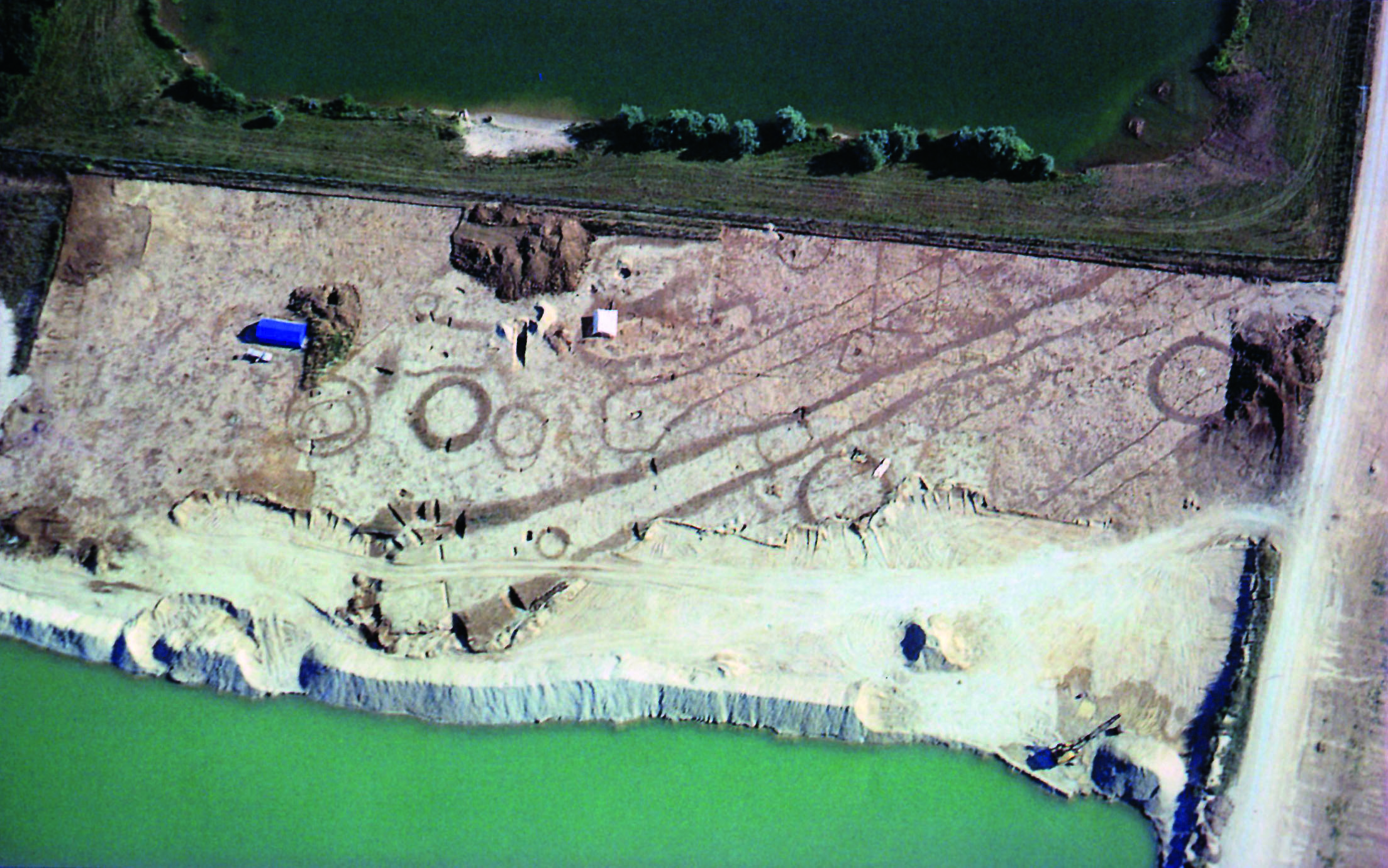 Plan de la nécropole de type Passy à Escolives-Sainte-Camille (Yonne) 