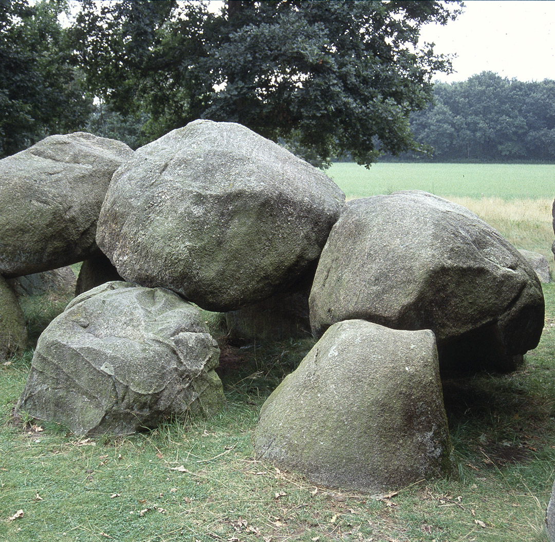 dolmen Hunebed D14 à Eext, commune de Aa en Hunze, province de Drenthe (Pays-Bas)