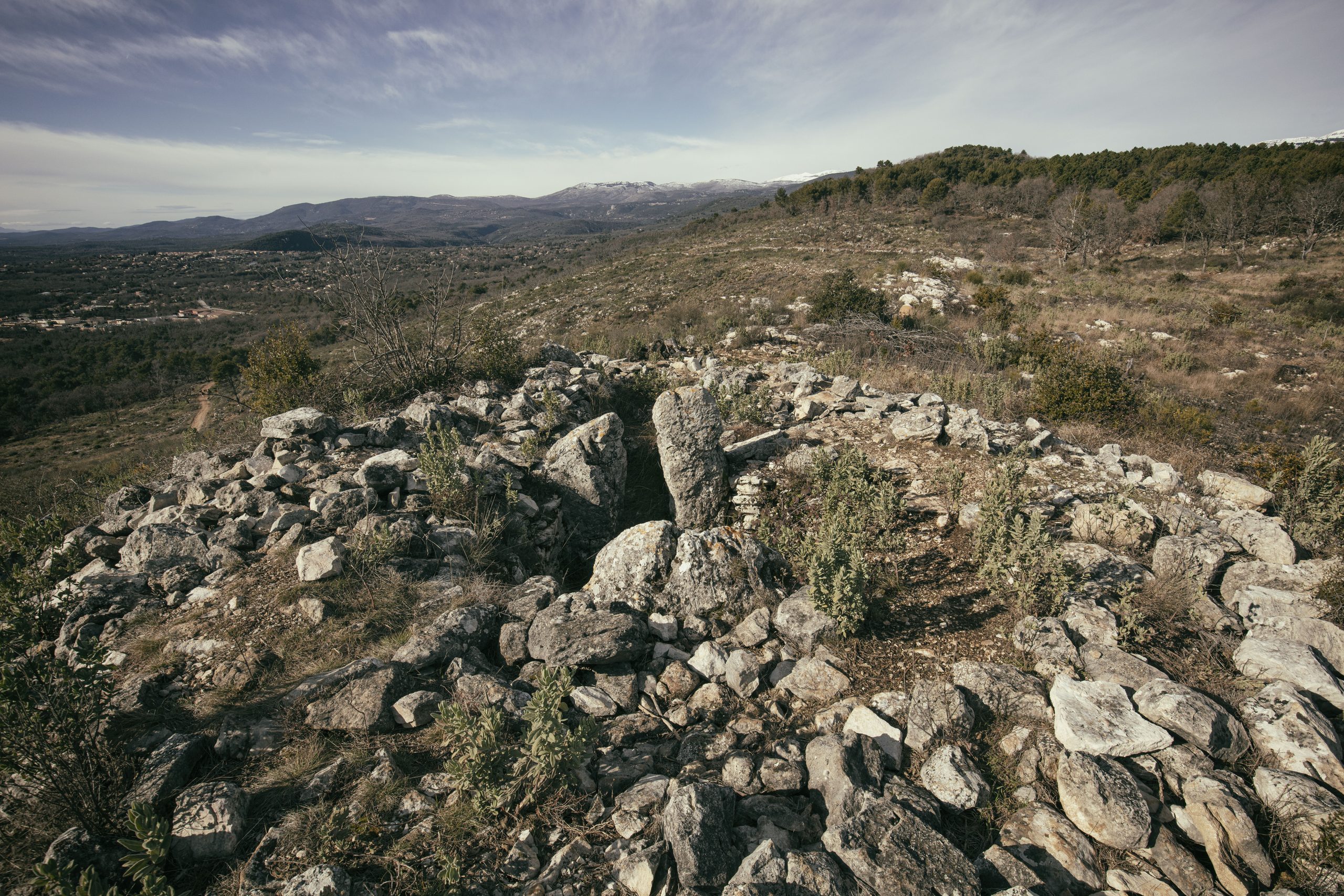 État actuel du dolmen de Colbas 1 à Saint-Cézaire-sur-Siagne (Alpes-Maritimes)