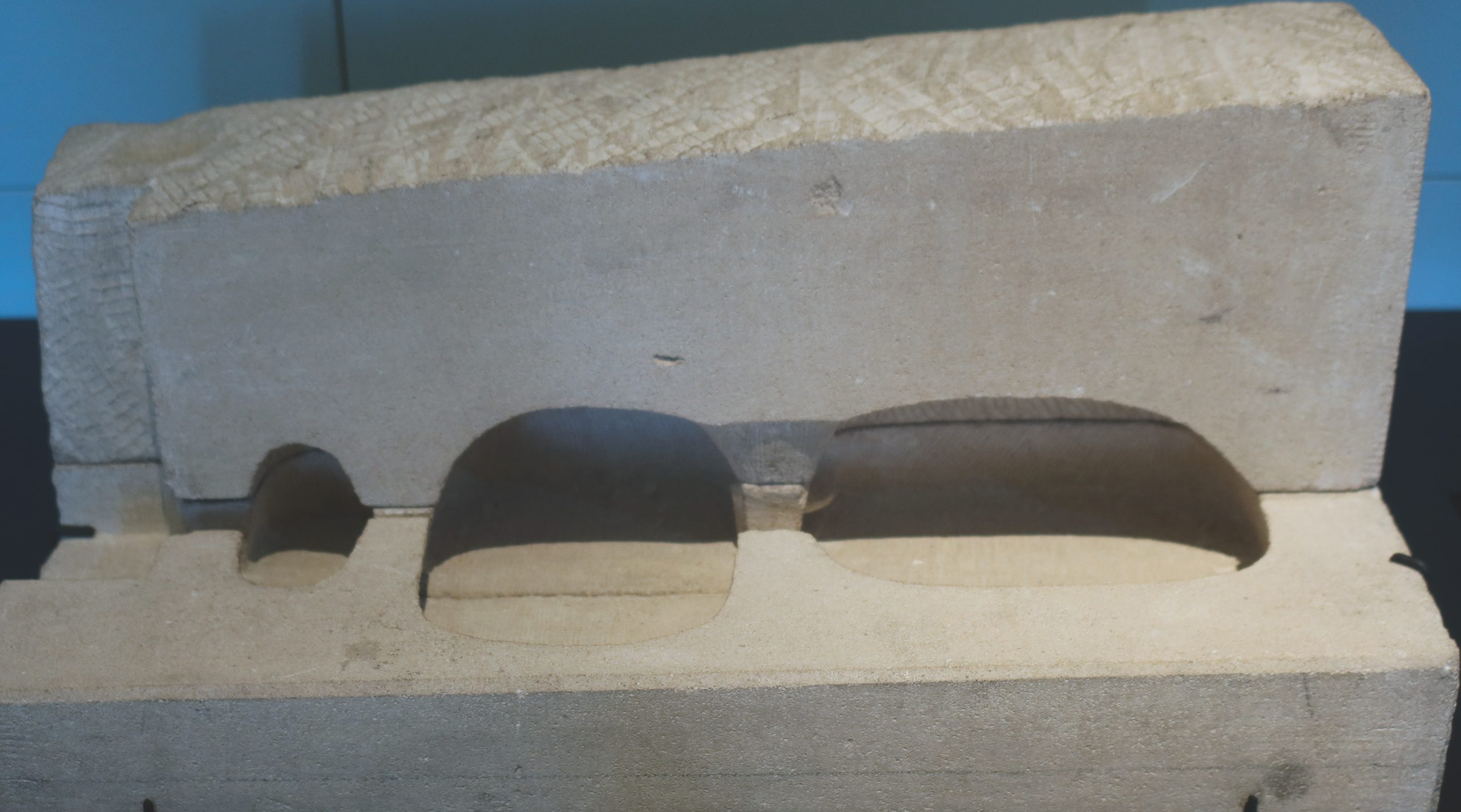 Maquette d’un hypogée de la Marne à double chambre.