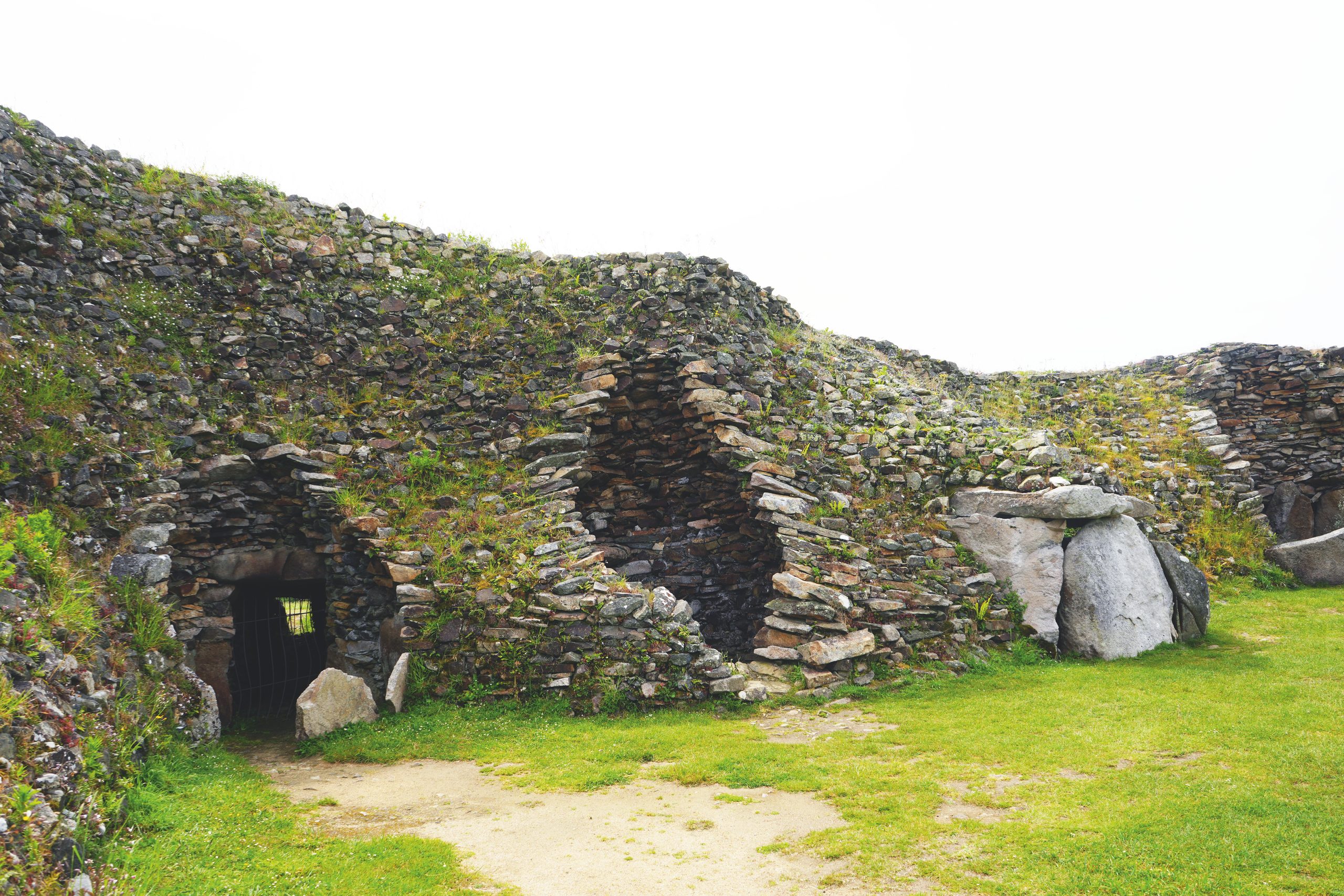 Deux types de construction du cairn de Barnenez à Plouezoc'h (Finistère)